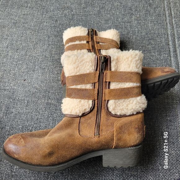 UGG sherpa lined brown leather boots, women's size 9.5 - Picture 4 of 10